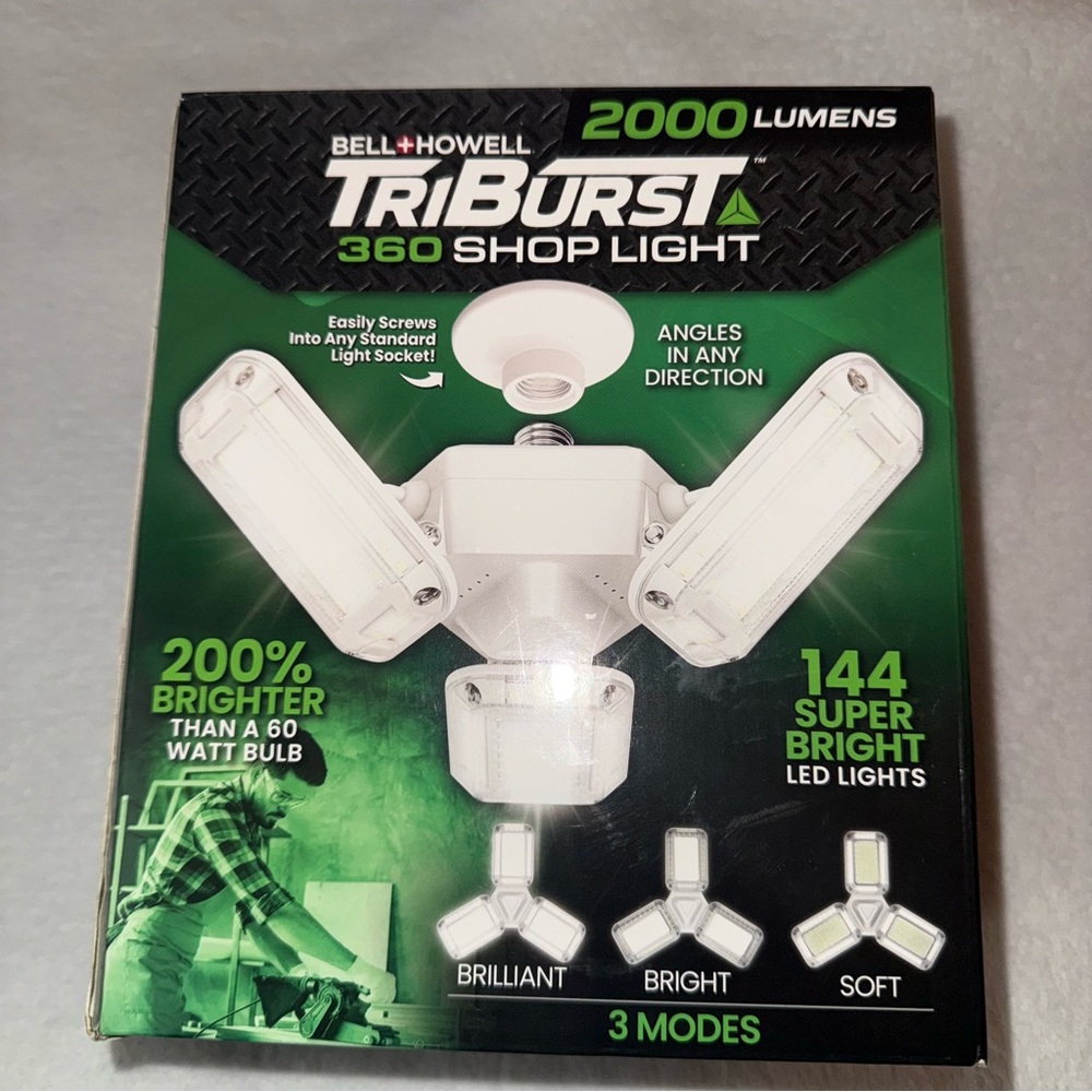 TriBurst 360 Shop Light - White